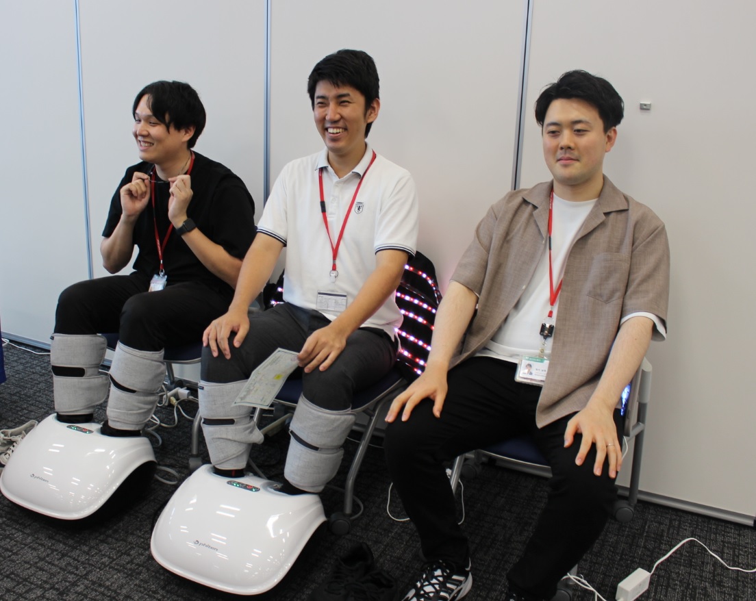 Scenes of Experiencing the Latest Health Products ２