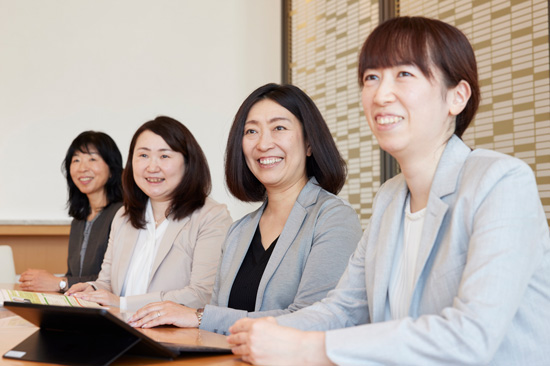 Photo: Smiling participants