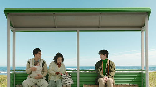 新TVCM「３色の鳥・ゆうちょバス　お子様口座」篇より